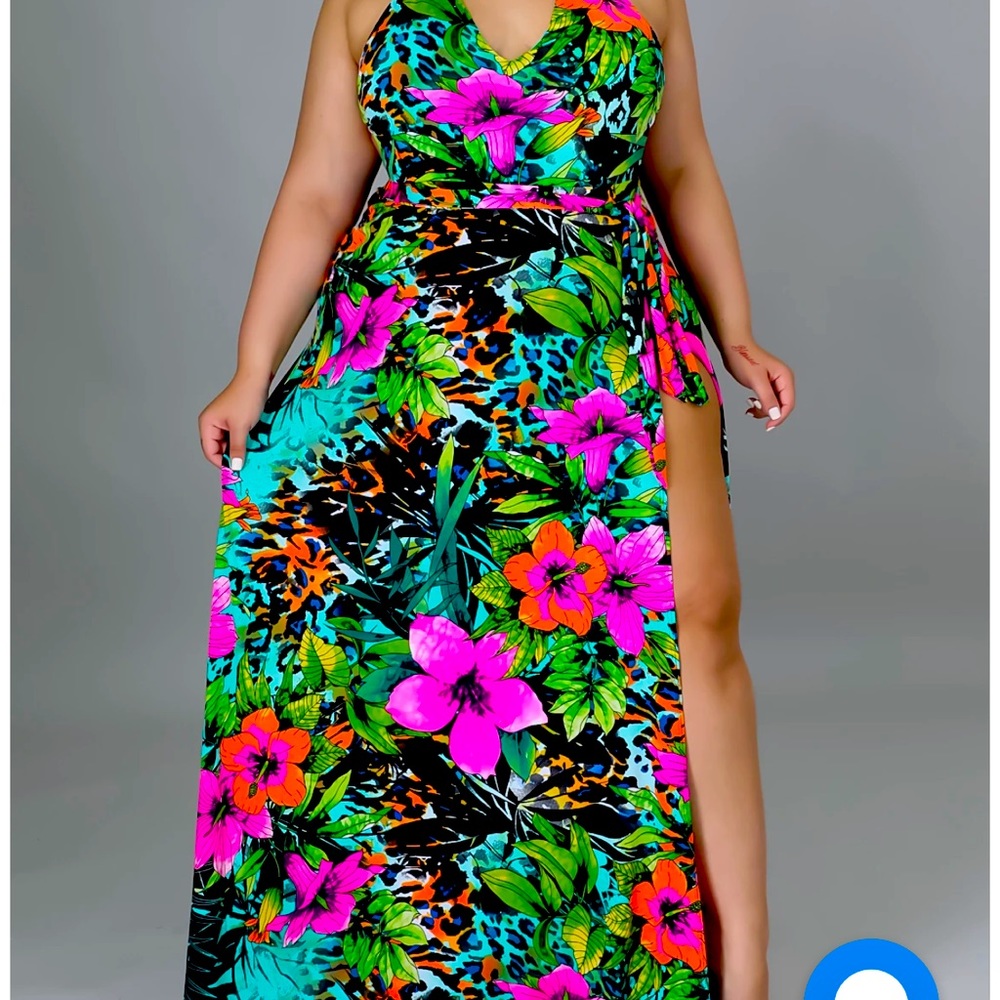 Beautiful swimwear 2 piece never worn tags stillon